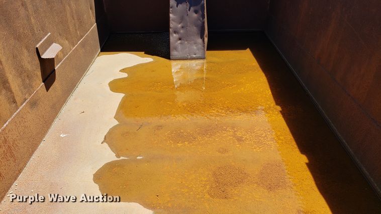 image for item EU9816 1990 International 4900 dump truck