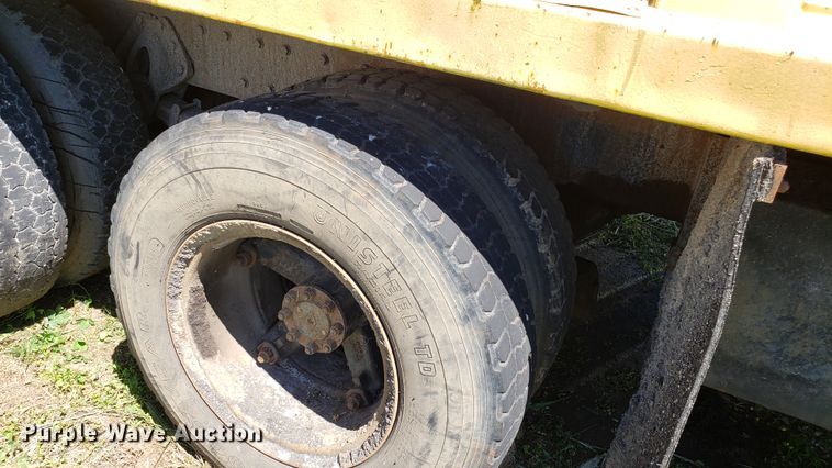 image for item EU9816 1990 International 4900 dump truck