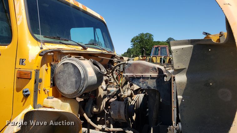 image for item EU9816 1990 International 4900 dump truck