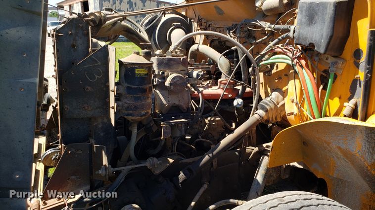 image for item EU9816 1990 International 4900 dump truck