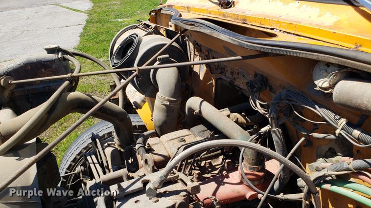 image for item EU9816 1990 International 4900 dump truck