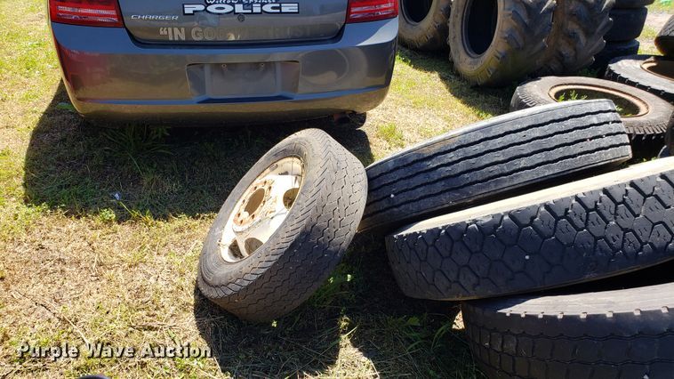 image for item EU9820 Approximately 40 tires