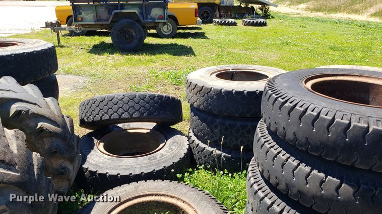 image for item EU9820 Approximately 40 tires