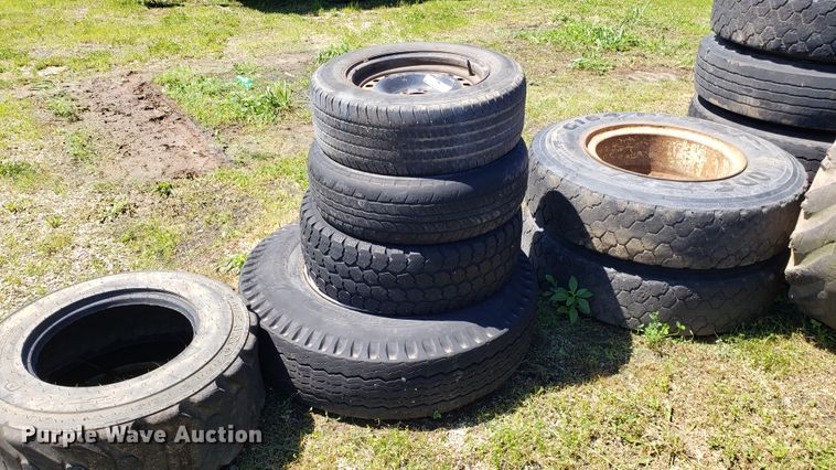 image for item EU9820 Approximately 40 tires
