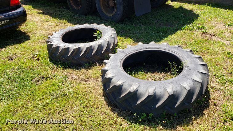 image for item EU9820 Approximately 40 tires
