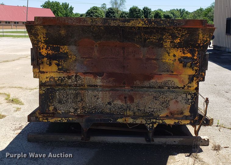 image for item EU9827 9'L x 8'W dump bed