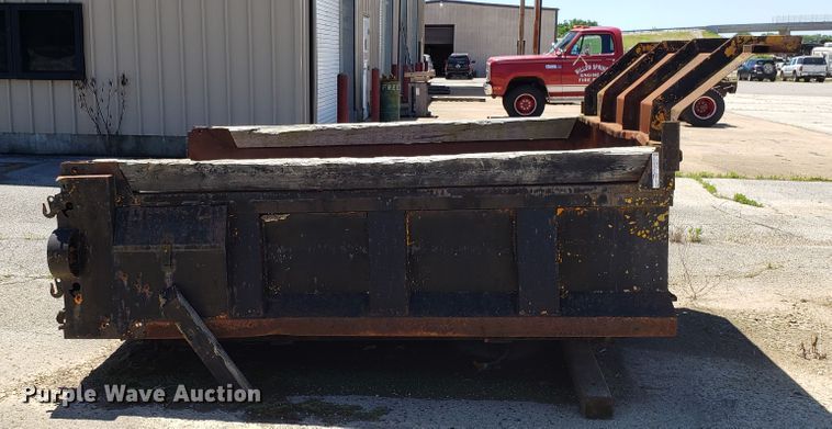 image for item EU9827 9'L x 8'W dump bed