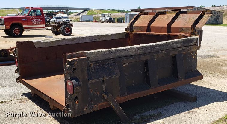 image for item EU9827 9'L x 8'W dump bed