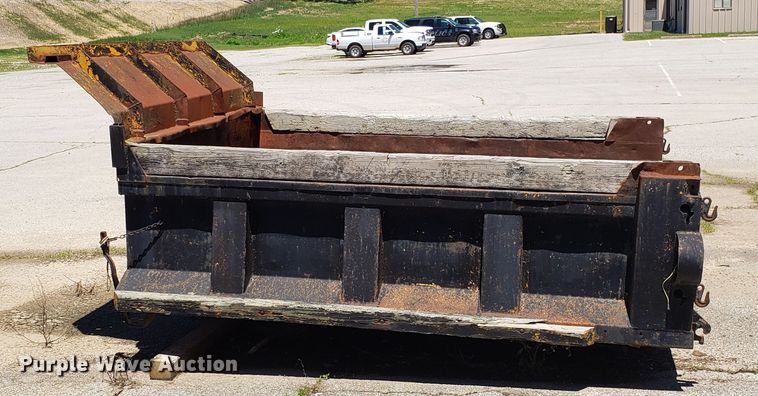 image for item EU9827 9'L x 8'W dump bed