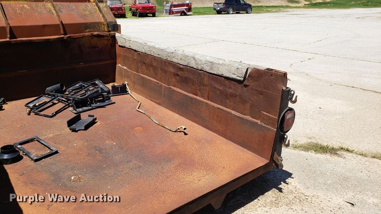 image for item EU9827 9'L x 8'W dump bed