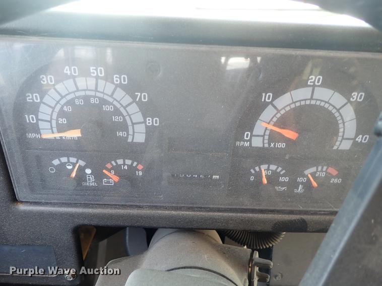 image for item FH9919 1995 Chevrolet B7 Blue Bird school bus