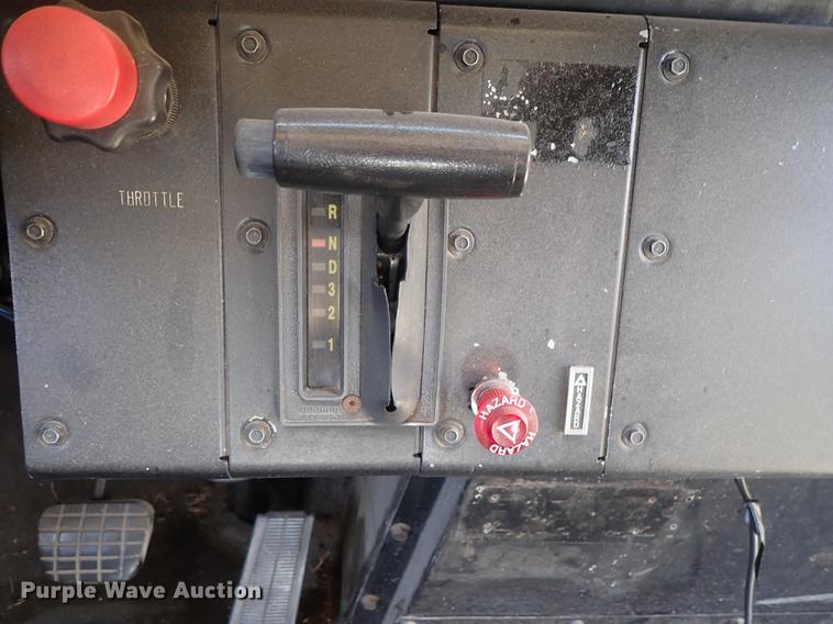 image for item FH9919 1995 Chevrolet B7 Blue Bird school bus