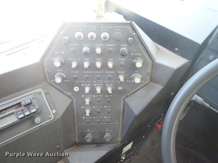 image for item FH9919 1995 Chevrolet B7 Blue Bird school bus