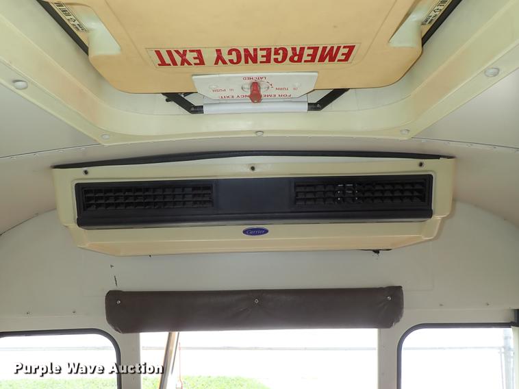 image for item FH9919 1995 Chevrolet B7 Blue Bird school bus