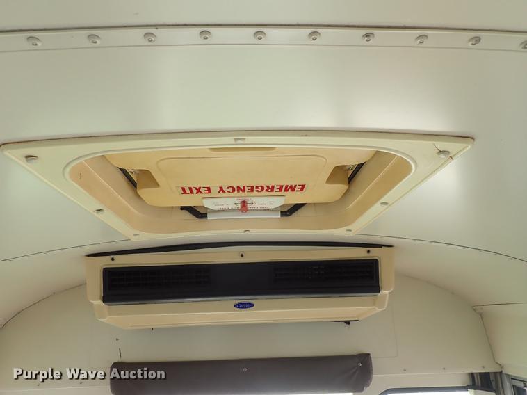 image for item FH9919 1995 Chevrolet B7 Blue Bird school bus