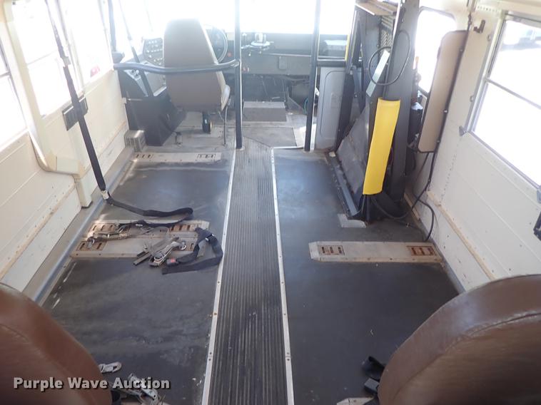 image for item FH9919 1995 Chevrolet B7 Blue Bird school bus