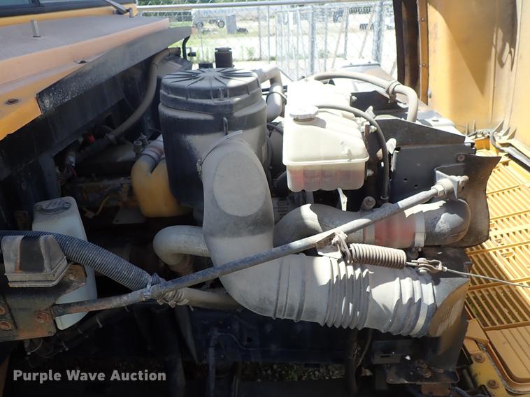 image for item FH9919 1995 Chevrolet B7 Blue Bird school bus