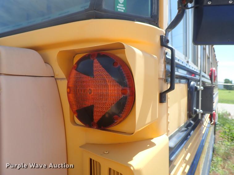 image for item FH9919 1995 Chevrolet B7 Blue Bird school bus