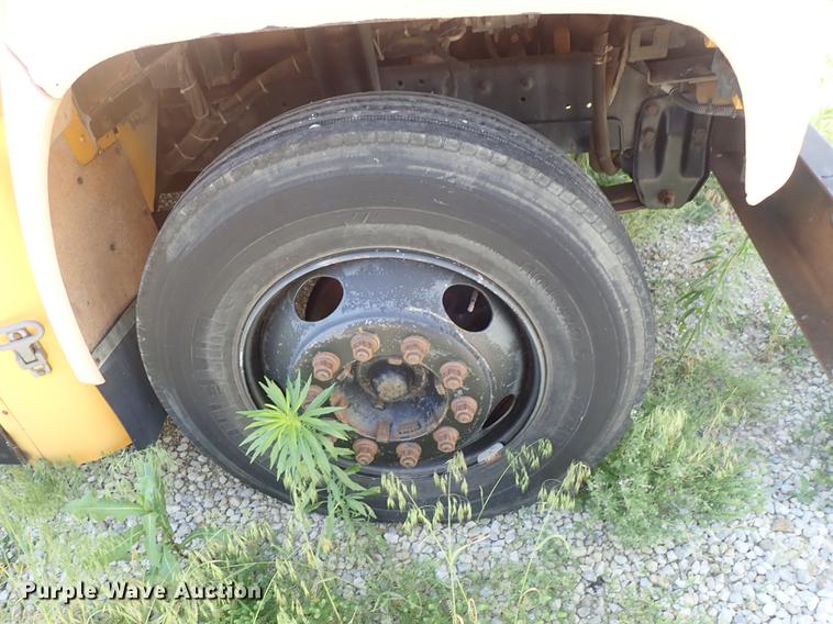 image for item FH9919 1995 Chevrolet B7 Blue Bird school bus