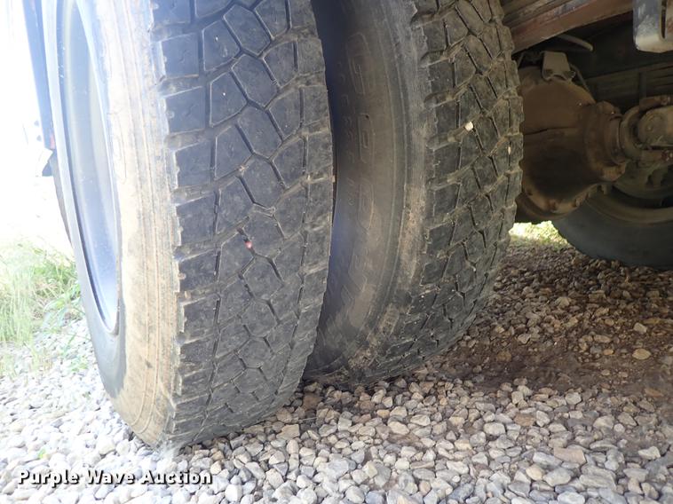 image for item FH9919 1995 Chevrolet B7 Blue Bird school bus