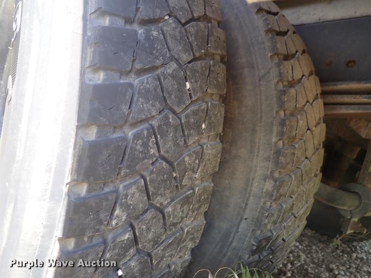 image for item FH9919 1995 Chevrolet B7 Blue Bird school bus