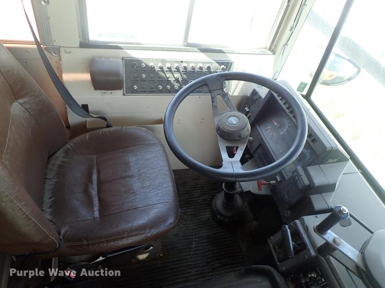 image for item FH9920 1995 Blue Bird TC2000 school bus