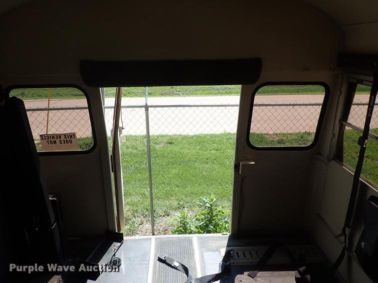 image for item FH9920 1995 Blue Bird TC2000 school bus