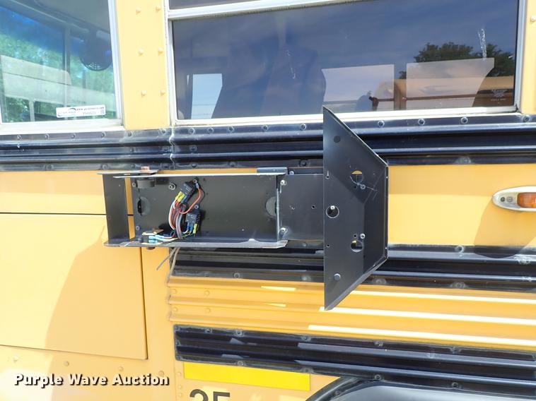 image for item FH9920 1995 Blue Bird TC2000 school bus