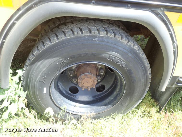 image for item FH9920 1995 Blue Bird TC2000 school bus