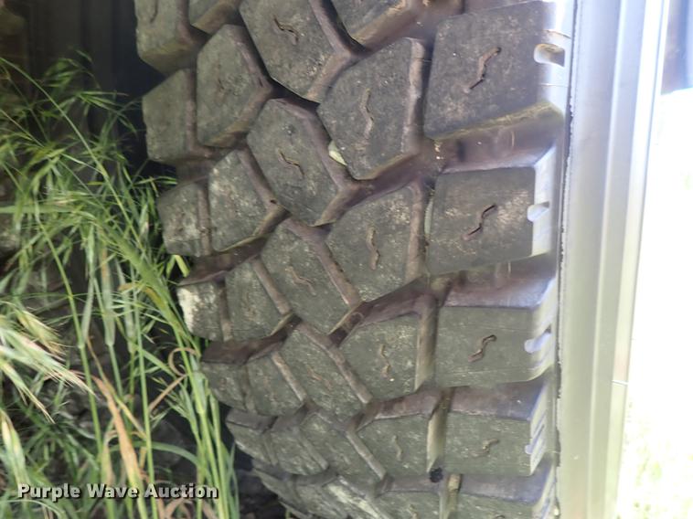 image for item FH9920 1995 Blue Bird TC2000 school bus