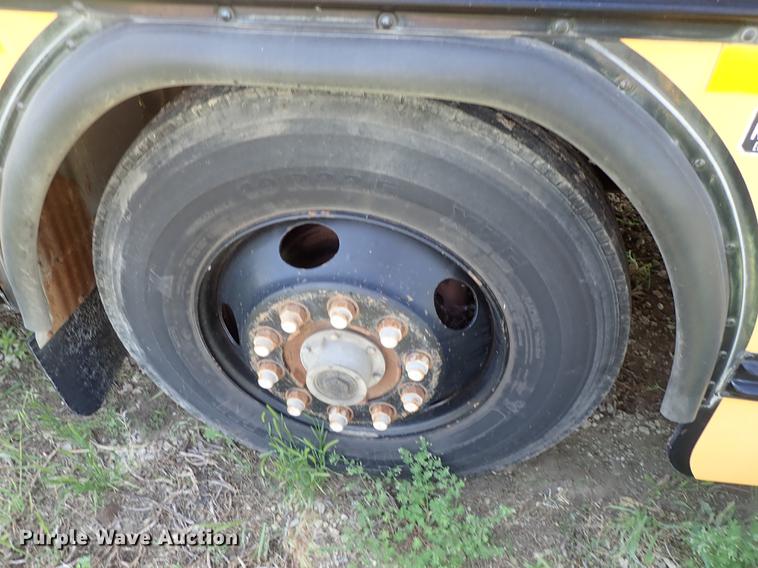 image for item FH9920 1995 Blue Bird TC2000 school bus