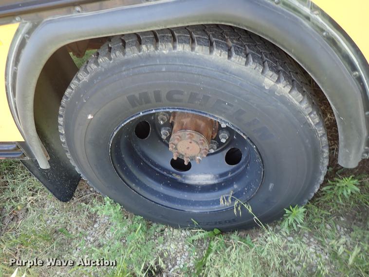 image for item FH9920 1995 Blue Bird TC2000 school bus