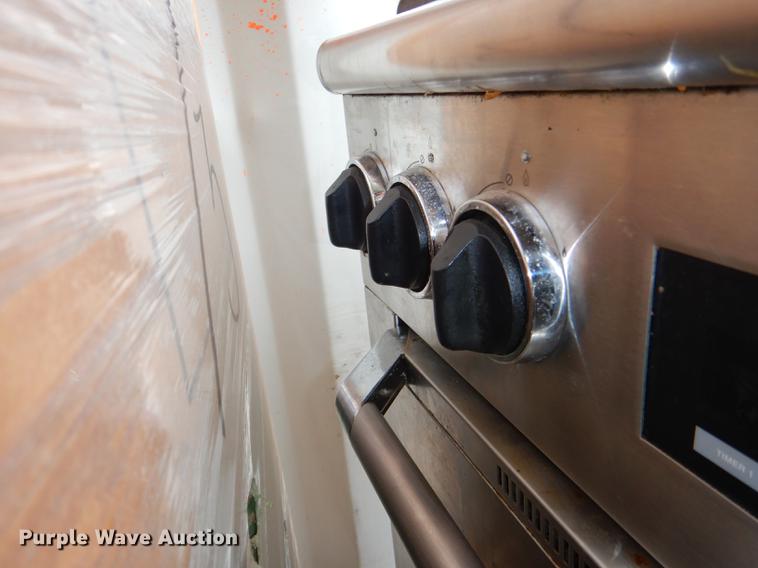 image for item FJ9125 2004 Dacor Epicure Series oven