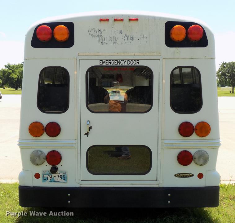 image for item FJ9314 2004 Chevrolet G3500 school bus