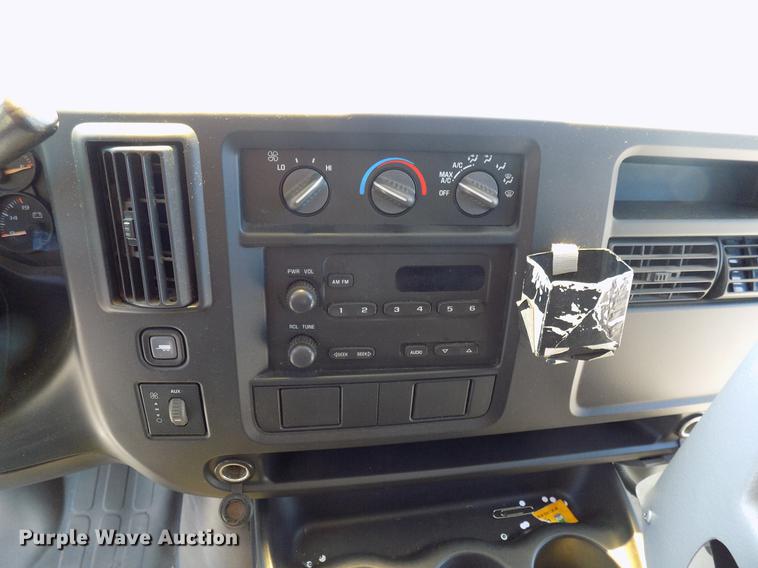 image for item FJ9314 2004 Chevrolet G3500 school bus