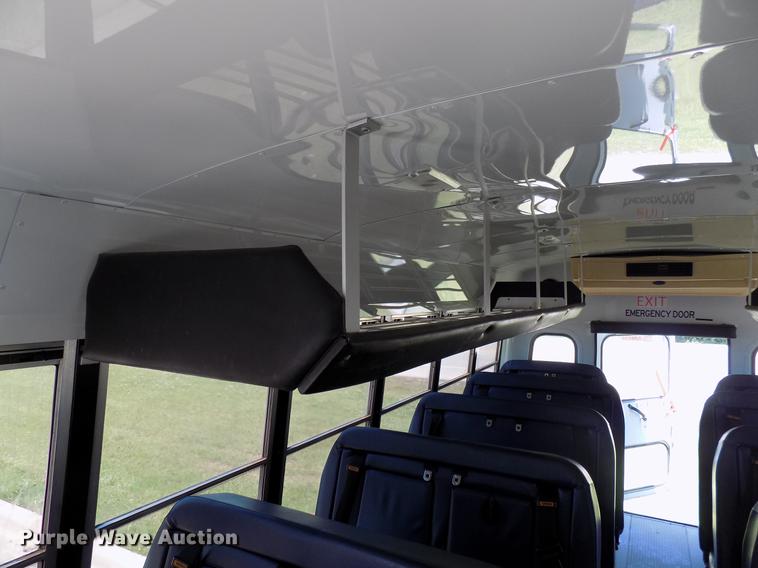 image for item FJ9314 2004 Chevrolet G3500 school bus