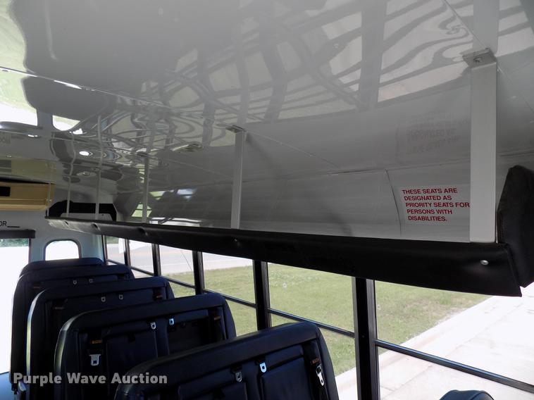 image for item FJ9314 2004 Chevrolet G3500 school bus