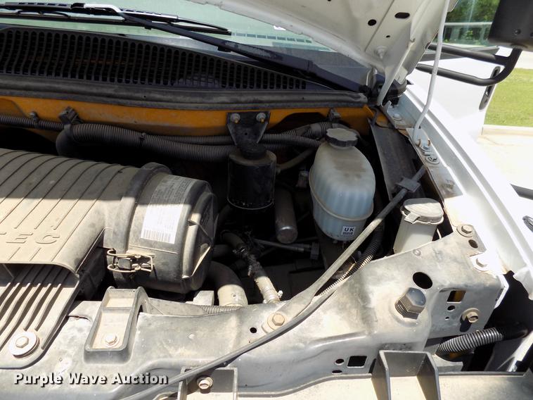 image for item FJ9314 2004 Chevrolet G3500 school bus