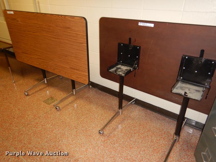 image for item FQ9857 Furniture