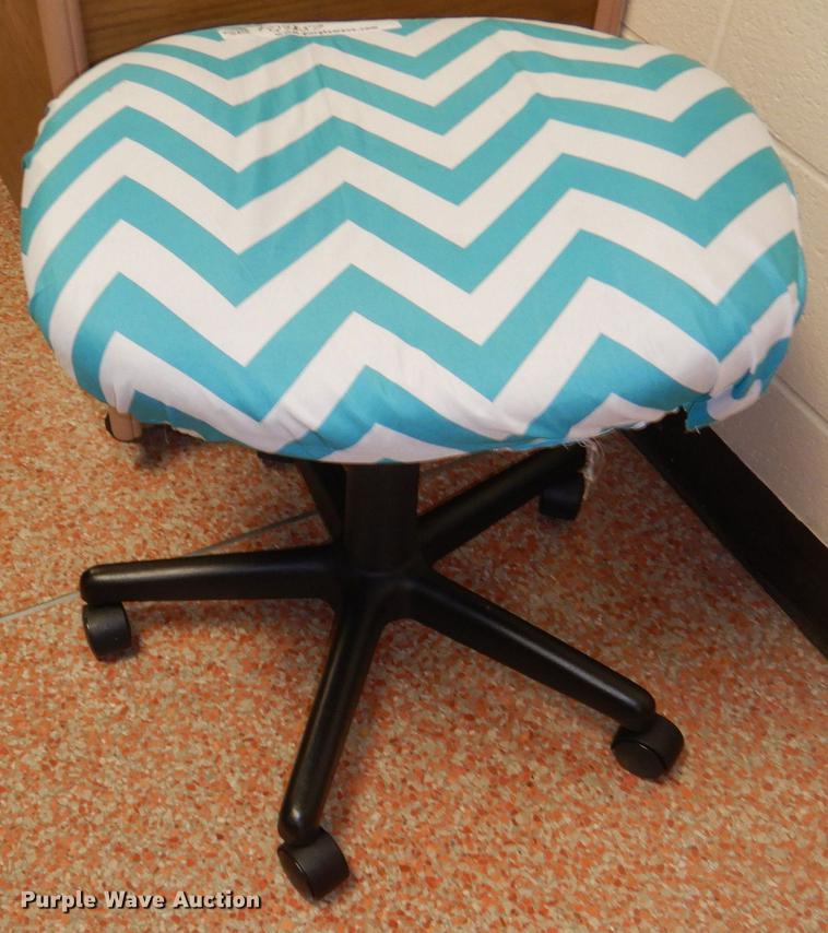 image for item FQ9857 Furniture