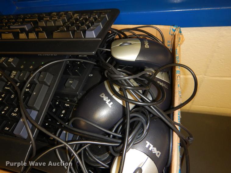 image for item FQ9861 (42) Lenovo ThinkCentre CPUs