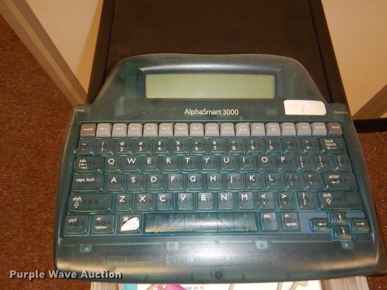 image for item FQ9865 (8) Alpha Smart devices