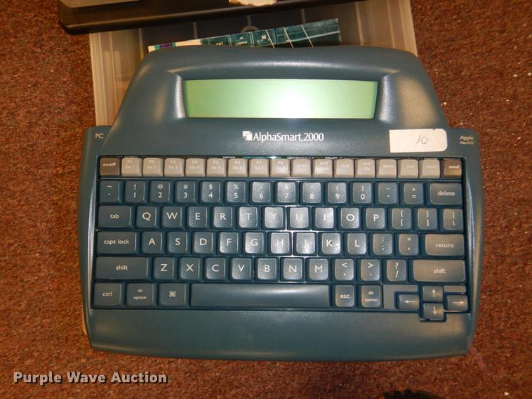 image for item FQ9865 (8) Alpha Smart devices