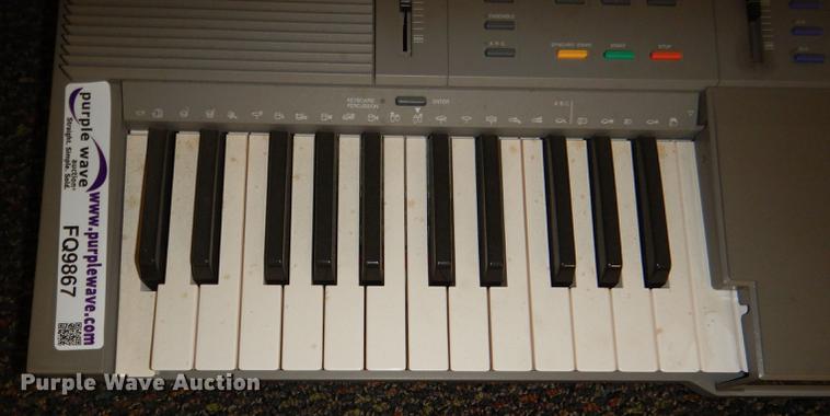 image for item FQ9867 (15) Yamaha MIE-1 keyboards