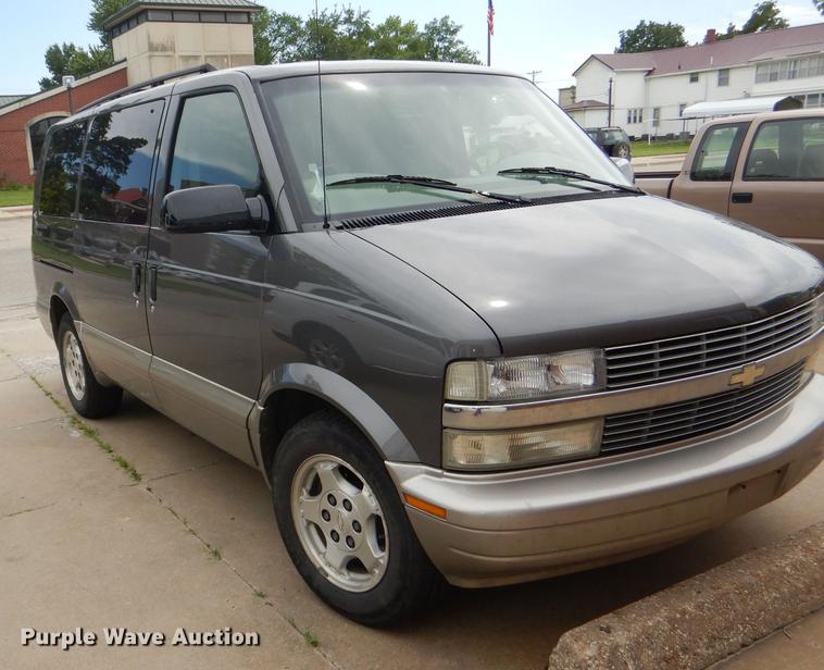 image for item FQ9872 2005 Chevrolet Astro van
