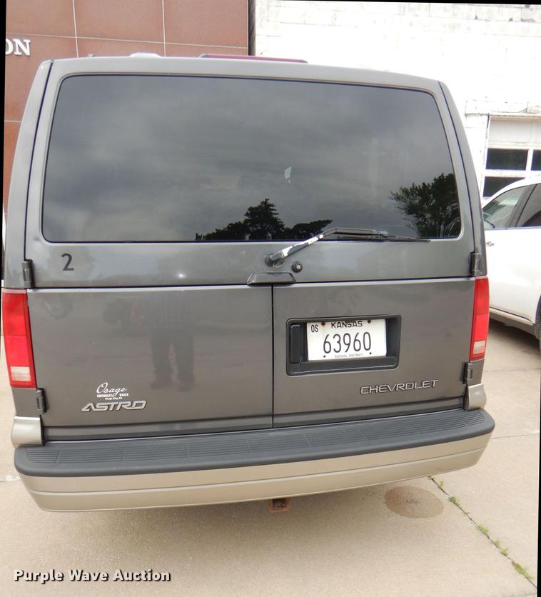 image for item FQ9872 2005 Chevrolet Astro van