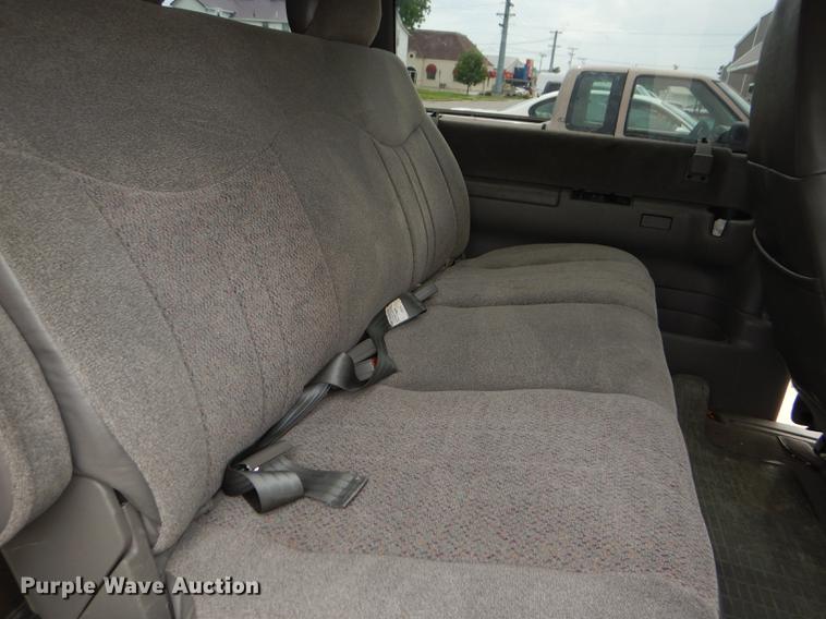 image for item FQ9872 2005 Chevrolet Astro van