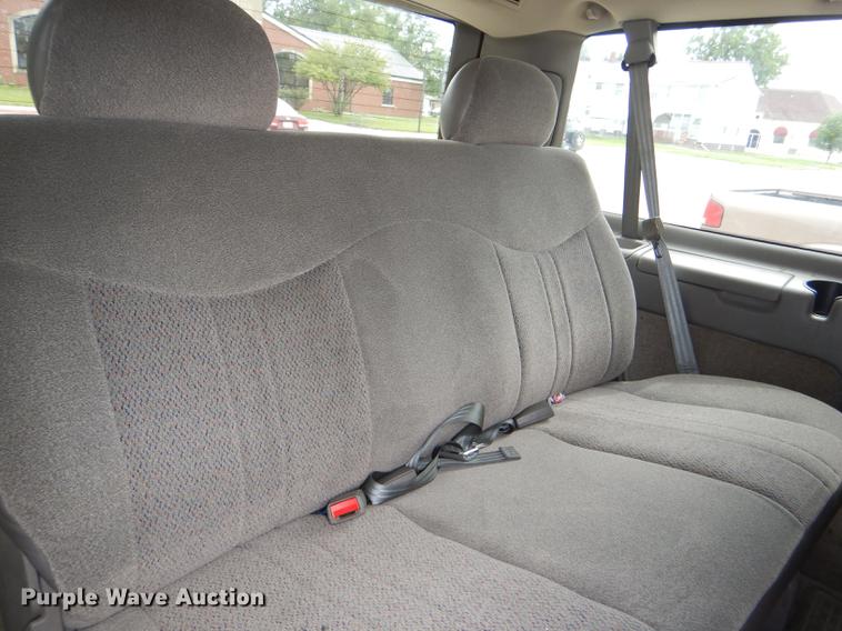 image for item FQ9872 2005 Chevrolet Astro van