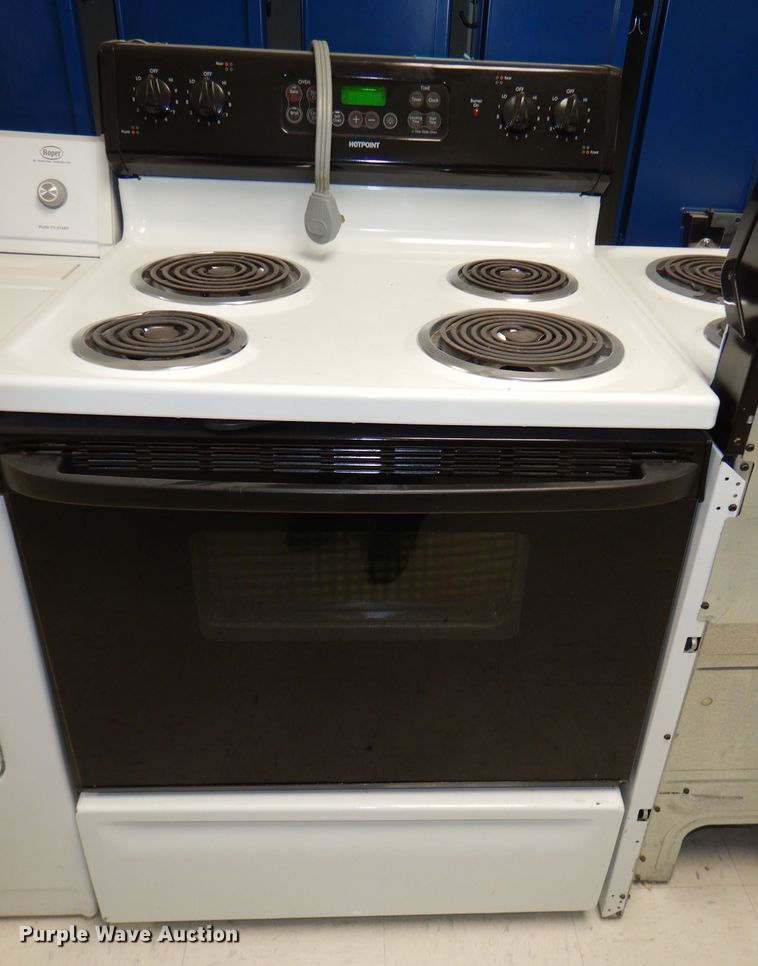 (2) Hotpoint electric stoves in Bonner Springs, KS Item FQ9942 sold