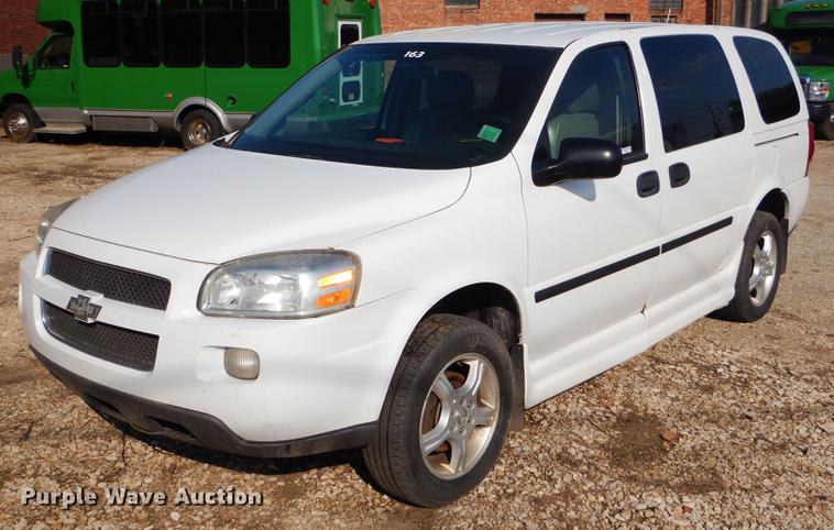image for item FT9500 2008 Chevrolet Uplander El Dorado National handicap accessible van